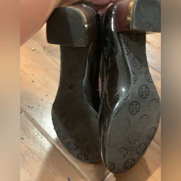 EUC Tory Burch Patent Leather Block Heels Black 7.5 - Picture 3 of 3